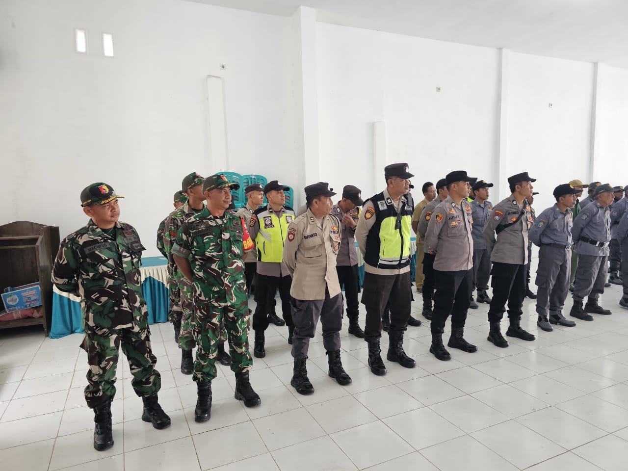 Koramil 0825/10 Bangorejo Bersinergi Amankan Rute Tour de Banyuwangi Ijen 2025