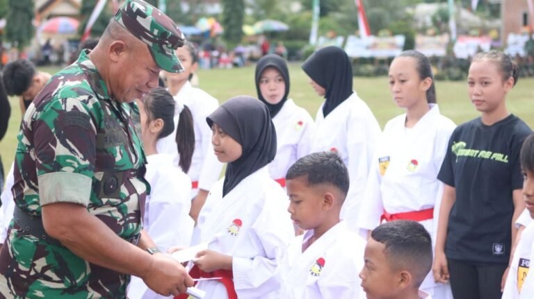 Irdam V/Brawijaya Apresiasi Prestasi Karate Binaan Kodim 0825/Banyuwangi