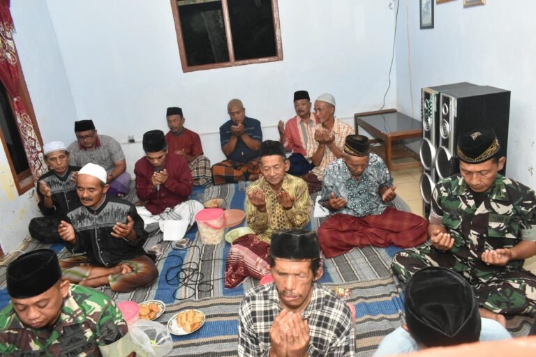 Tahlilan Rutin Malam Jum’at di Suasana TMMD 126 Lebakharjo