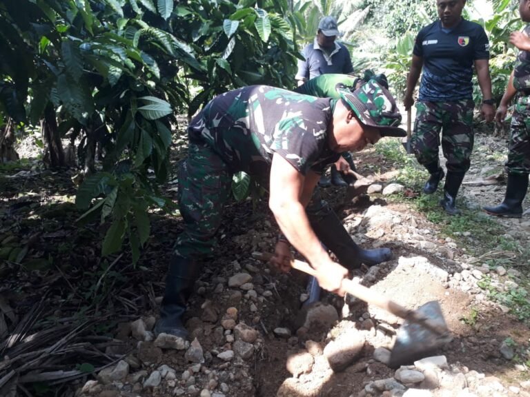 TMMD 126, Gotong Royong Bangun Pos Kamling