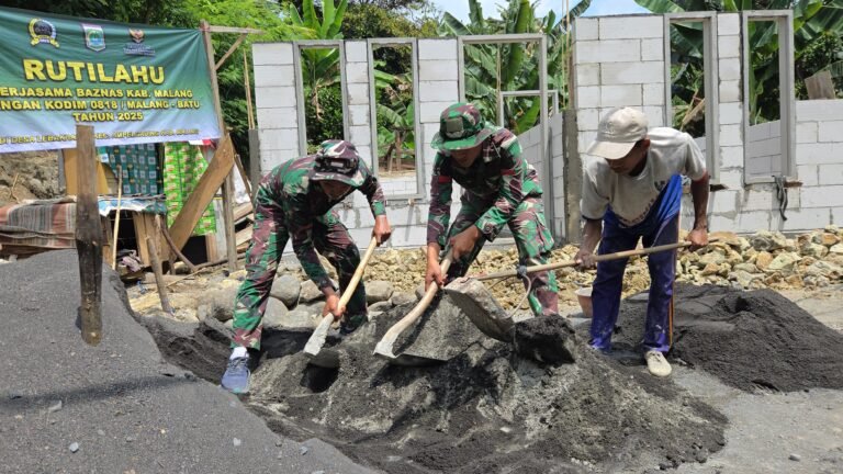 menunjukkan komitmennya dalam meningkatkan kesejahteraan masyarakat pedesaan. Salah satu wujud nyatanya adalah lanjutan pembangunan Rumah Tidak Layak Huni (RUTILAHU) di Dusun Lebaksari, Desa Lebakharjo, Kecamatan Ampelgading. Program ini merupakan kolaborasi antara TNI dan Badan Amil Zakat Nasional (Baznas) Kabupaten Malang.