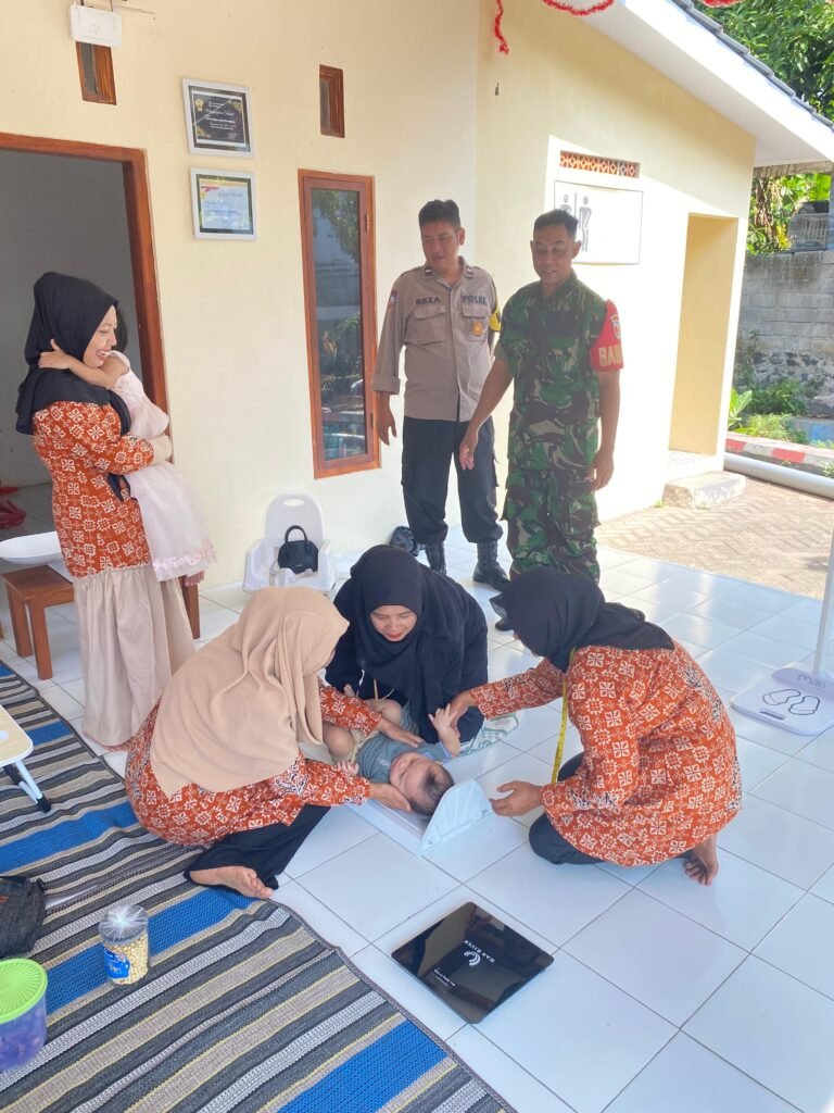 Suasana Pagi di Penataban: Kehangatan Posyandu yang Diam-Diam Dipantau Aparat