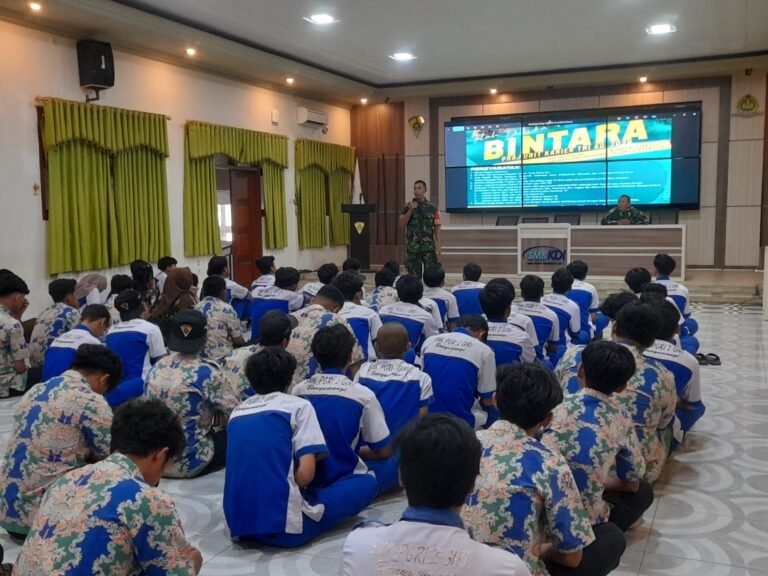Koramil Giri Intensifkan Kampanye Rekrutmen Bintara dan Tamtama TNI AD Gelombang I Tahun 2026 di SMK PGRI 2 Giri