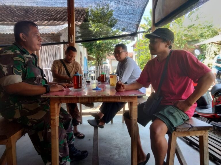 Babinsa Kelurahan Boyolangu Intensifkan Komunikasi Sosial Guna Jaga Kondusivitas Wilayah