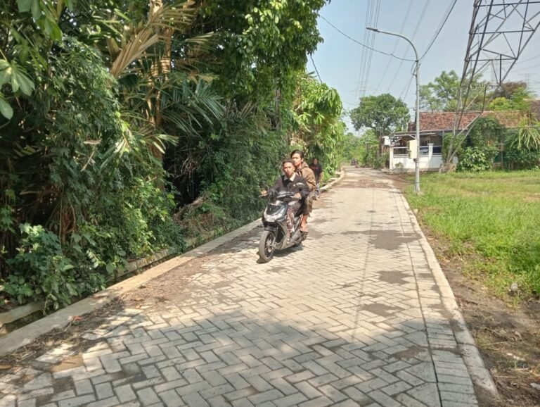 Dari Jalan Tanah Berbatu Jadi Paving Idaman: TMMD Kodim 0819/Pasuruan Wujudkan Mimpi Warga