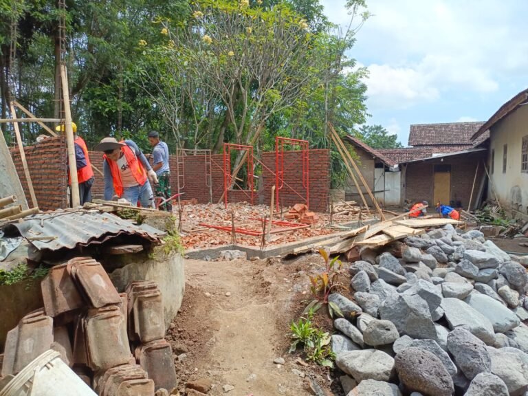 Pembangunan Musholla Baithurrohim Jadi Sasaran TMMD ke-128 Kodim 0820/Probolinggo