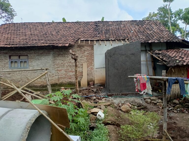 Pembangunan Sanitasi TMMD ke-128 Dapat Antusiasme Warga Dusun Leduk Probolinggo