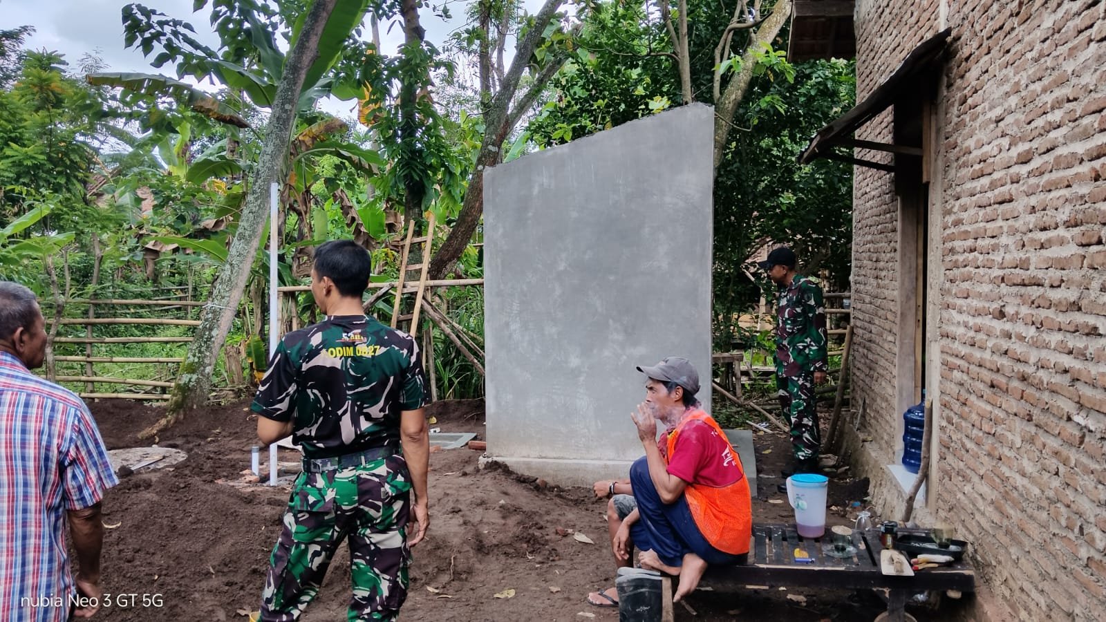 Pembangunan Sanitasi Milik Holifah di Dusun Ledok Capai 80 Persen, TMMD Ke-128 Tingkatkan Kesehatan Warga